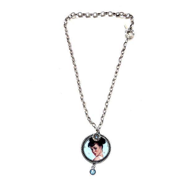 SELFIE Woman Pendant with Chain Necklace and Blue Imitation Crystals - Picture 3 of 4